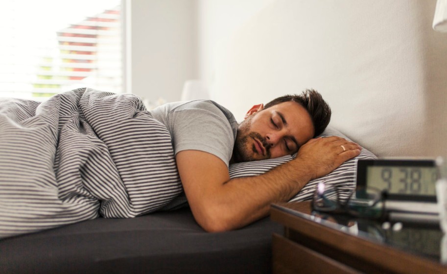 Which sleeping position is best for acid reflux?